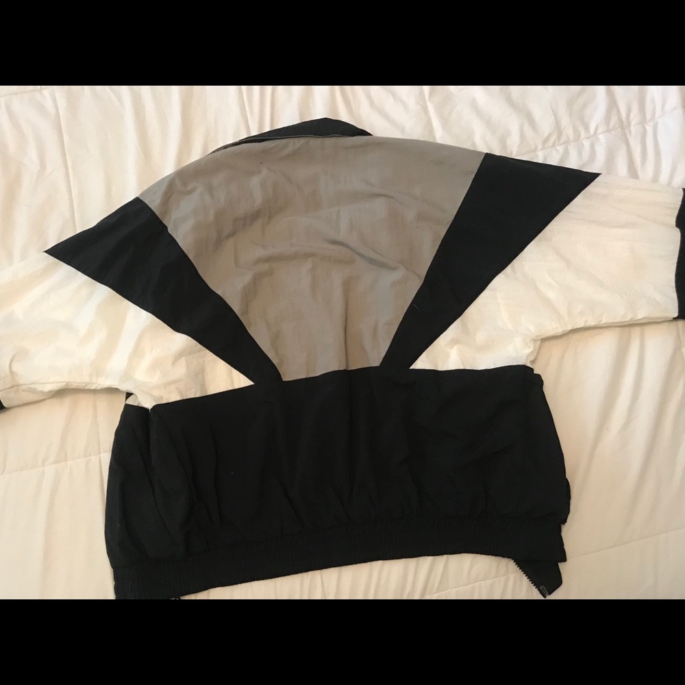 KOBE WINDBREAKER - Picture 2 of 4